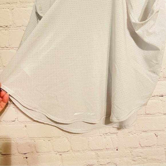 DSG Women's Run Tank Top NWOT 5️⃣✖️3️⃣0️⃣ - Picture 4 of 8